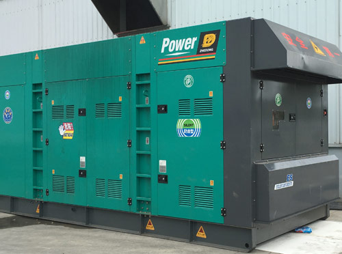 岳普湖升级发电机组的过程中需要注意哪些安全事项？