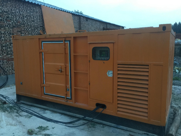 岳普湖发电机组长期使用中，电缆线的敷设路径有哪些要求？